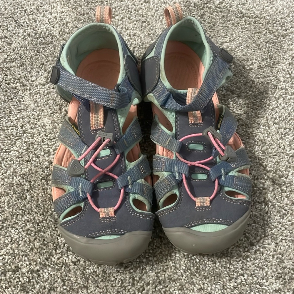 Keen girls sandals. Size 4 big girl